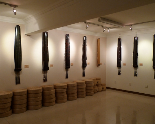 中国网报道：Seven-string zithers on display in Beijing（度一琴馆钧天坊古琴展）